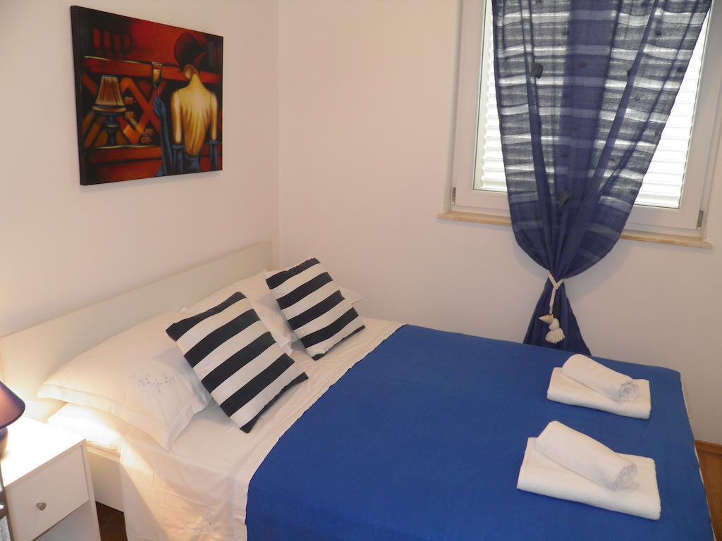 Apartments Perla Dinjiška الغرفة الصورة